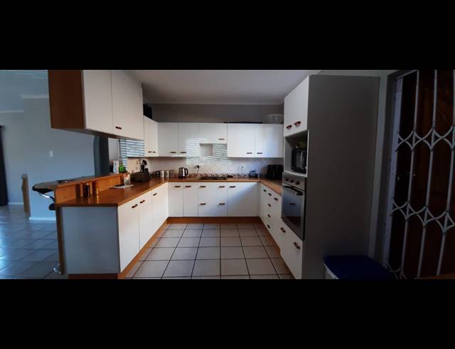 3 BEDROOM TOWNHOUSE RENTED IN LOVEMORE HEIGHTS